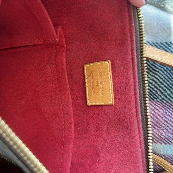 Authentic Louis Vuitton shoulder bag EUC - Picture 11 of 13